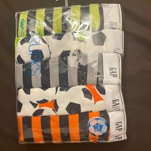 Gapkids boys trucks XXL, 5 pack             ee